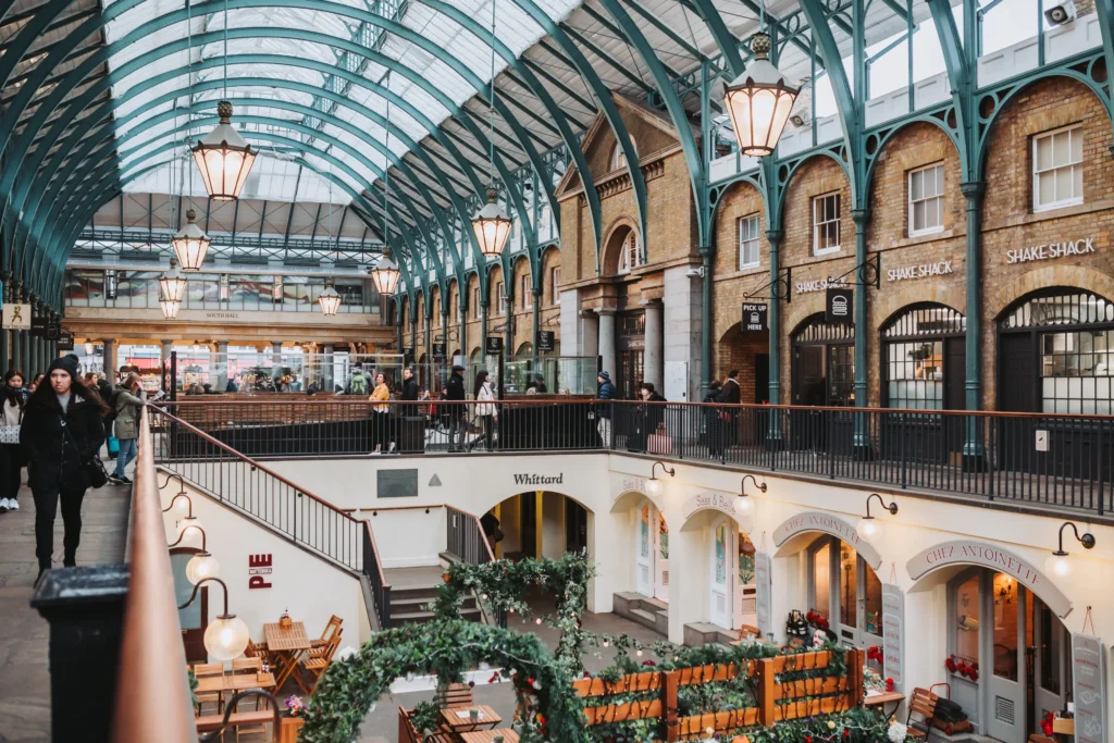 where to stay london market